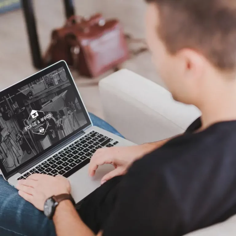 Creation site internet Forge and Wood Julien Clarenne Creatifweb